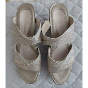 Naot  Comfort Sandals Size 41 Beige Leather Strappy Made in Israel.